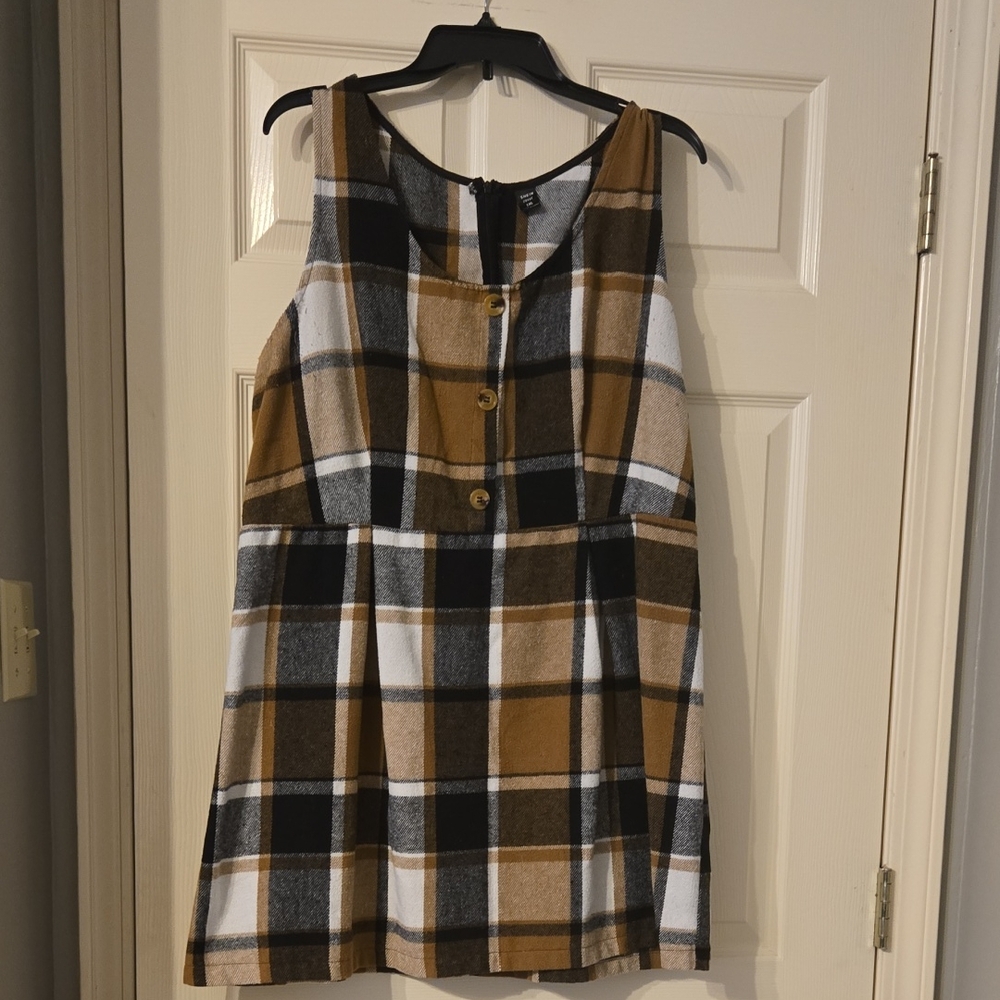 SHEIN Curve Plaid Dress with Black and Gold Accents